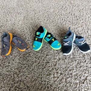3 pairs of 10c Nike shoes